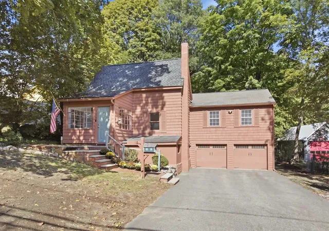 Photo 2 of Sale Pending at 116 Green St, Woburn, MA 01801 | MLS# 73580817 | Listing updated on 2026-10-07