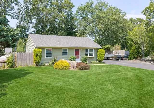 Photo 3 of Single family home for sale at 5 Birch St, Buzzards Bay, MA 02532 | MLS# 73574575 | Listing updated on 2026-09-13