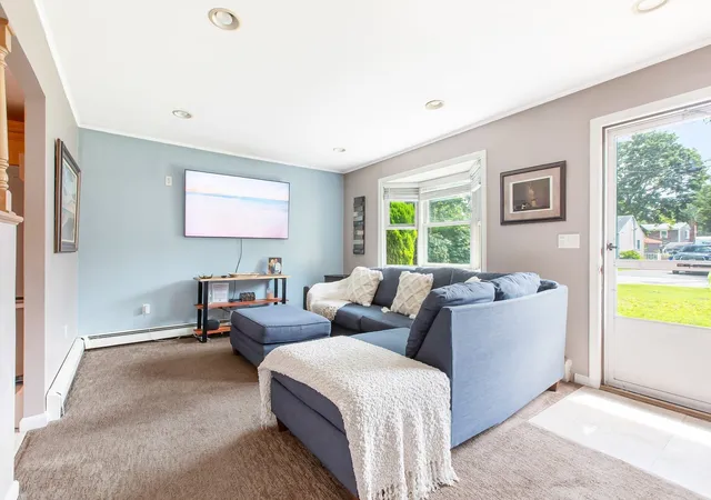 Photo 4 of Single family home for sale at 5 Birch St, Buzzards Bay, MA 02532 | MLS# 73574575 | Listing updated on 2026-09-13