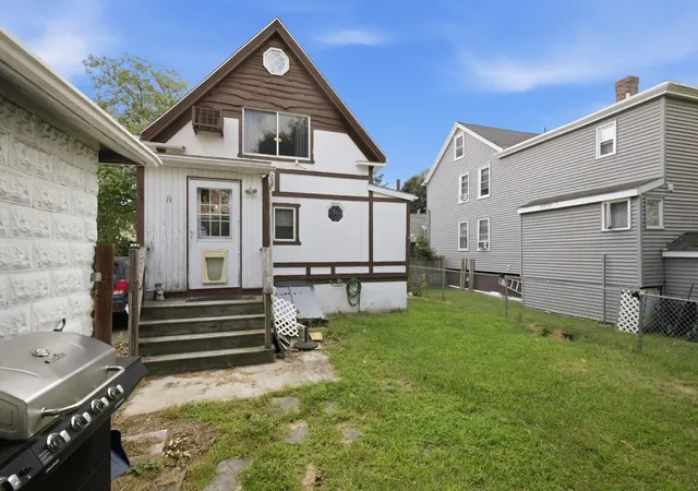 Photo 4 of Single family home for sale at 18 Melvin Ave, Lynn, MA 01902 | MLS# 73574072 | Listing updated on 2026-09-13