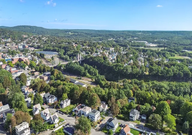 Listing Photo 2 - Condo for sale in building located at 109 Albee St, Fitchburg, MA 01420 - Unit #