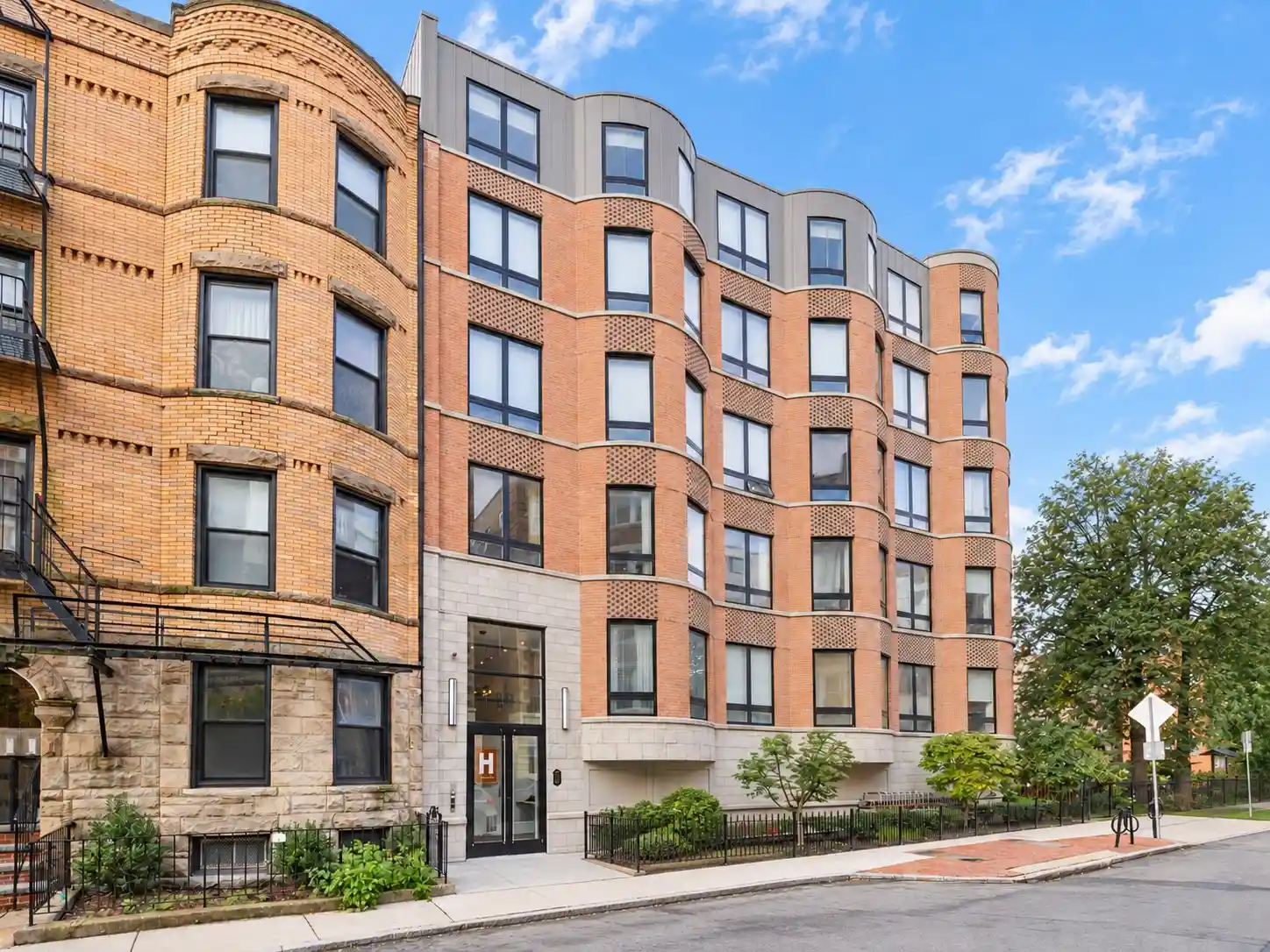 Listing Photo 2 - Condo for sale in The Henry Condominiums located at 50 Symphony Rd, Boston, MA 02115 - Unit #201
