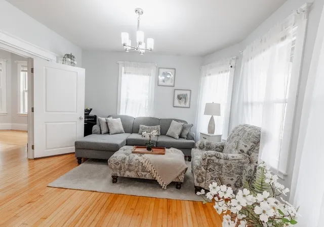 Listing Photo 4 - Condo for sale in building located at 122-124 Beacon Hl Ave, Lynn, MA 01902 - Unit #1
