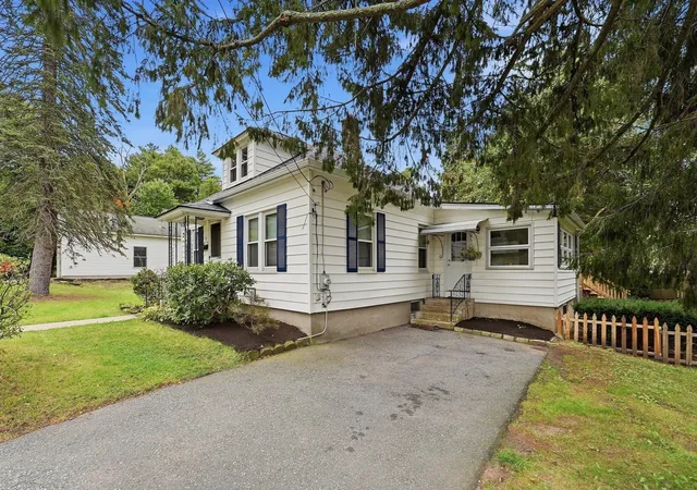 Photo 2 of Single family home for sale at 47 Shearer St, Palmer, MA 01069 | MLS# 73586601 | Listing updated on 2026-10-28