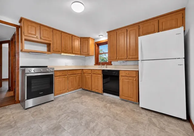 Photo 4 of Single family home for sale at 19 Springvale Ln, Lynn, MA 01904 | MLS# 73556636 | Listing updated on 2026-09-14