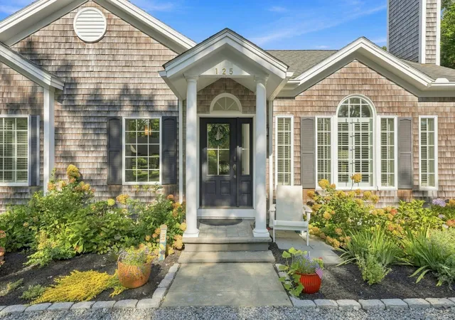 Photo 3 of Single family home for sale at 125 Mayflower Ln, Vineyard Haven, MA 02568 | MLS# 73575143 | Listing updated on 2026-09-14