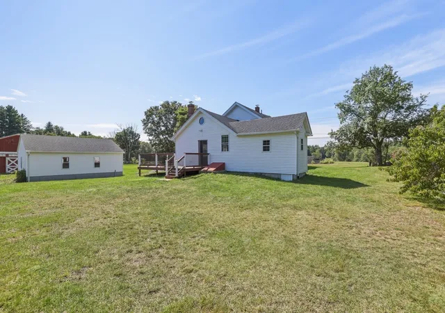Photo 3 of Sale Pending at 121 S Washington St, Belchertown, MA 01007 | MLS# 73579304 | Listing updated on 2026-10-07