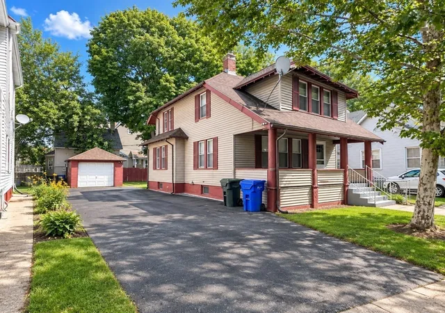 Photo 3 of Single family home for sale at 65 Rochelle St, Springfield, MA 01109 | MLS# 73572996 | Listing updated on 2026-10-05