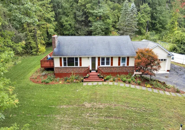 Photo 2 of Single family home for sale at 30 W Sutton Rd, Sutton, MA 01590 | MLS# 73587295 | Listing updated on 2026-10-10