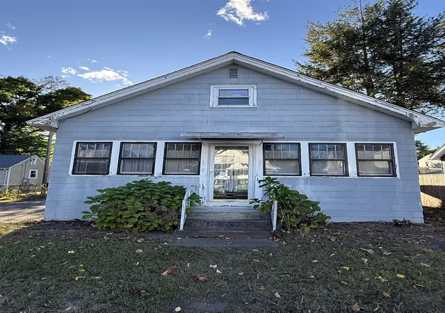 Photo 1 of Single family home for sale at 148 Denver St, Springfield, MA 01109 | MLS# 73586920 | Listing updated on 2026-10-26