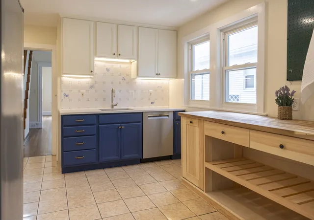 Photo 3 of Condo for sale at 581 South St #2, Roslindale, MA 02131 | MLS# 73570393 | Listing updated on 2026-09-05