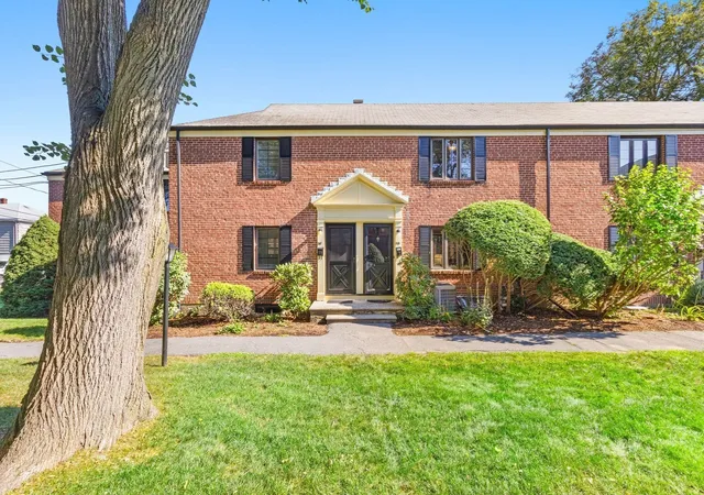 Photo 3 of Sale Pending at 98 Duff St #98, Watertown, MA 02472 | MLS# 73574573 | Listing updated on 2026-09-16