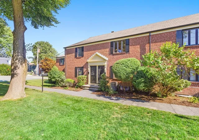 Listing Photo 4 - Condo for sale in building located at 98 Duff St, Watertown, MA 02472 - Unit #98