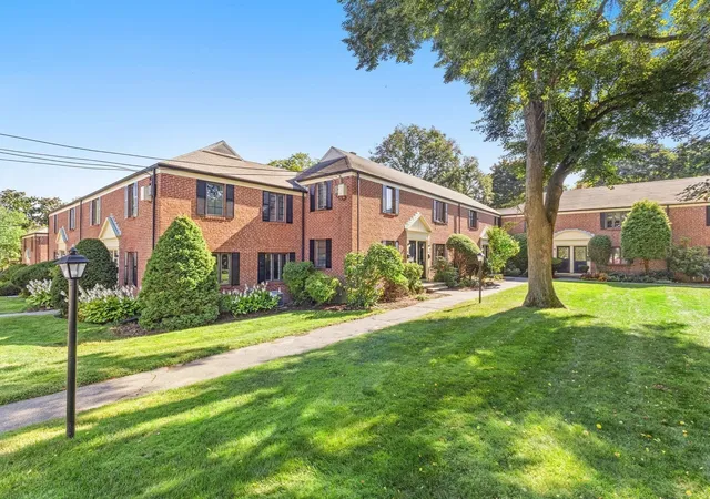 Listing Photo 5 - Condo for sale in building located at 98 Duff St, Watertown, MA 02472 - Unit #98