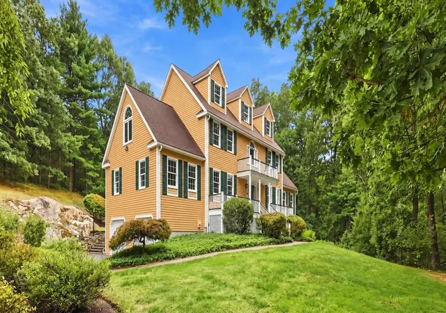 Photo 1 of Single family home for sale at 10 Hawk Ridge Rd, Andover, MA 01810 | MLS# 73574169 | Listing updated on 2026-09-28