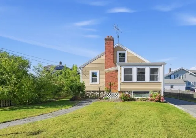 Photo 1 of Single family home for sale at 85 Quinapoxet Ln, Worcester, MA 01606 | MLS# 73588355 | Listing updated on 2026-10-16