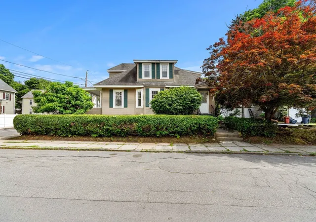 Photo 1 of Sale Pending at 174 Warwick St, Methuen, MA 01844 | MLS# 73575285 | Listing updated on 2026-10-07