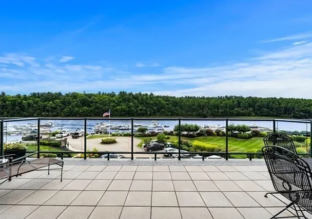 Listing Photo 3 - Condo for sale in building located at 60 Merrimac St, Amesbury, MA 01913 - Unit #615