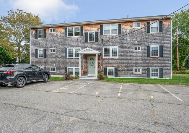 Photo 2 of Condo for sale at 20 Beacon Ave #1, Newburyport, MA 01950 | MLS# 73583043 | Listing updated on 2026-10-28