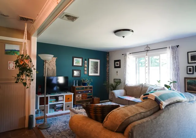 Photo 3 of Sale Pending at 31 Lavender Ln, Springfield, MA 01129 | MLS# 73574074 | Listing updated on 2026-09-15