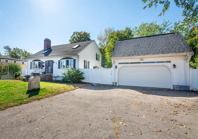 Photo 3 of Single family home for sale at 12 Bornwood Dr, Norwood, MA 02062 | MLS# 73588242 | Listing updated on 2026-10-13