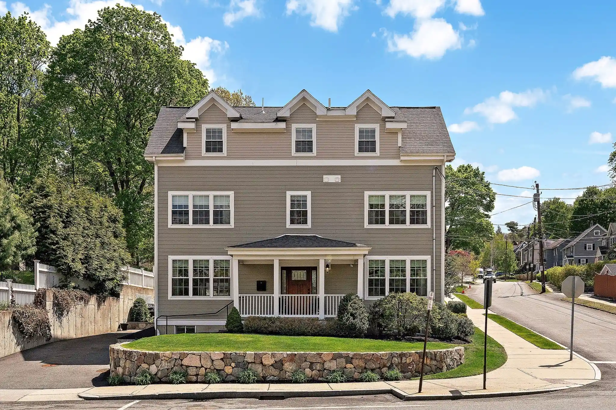 Listing Photo 1 - Condo for sale in 465 Washington St located at 465 Washington St, Winchester, MA 02446 - Unit #465