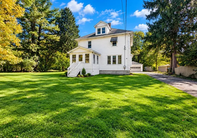 Photo 2 of Single family home for sale at 664 East St, Wrentham, MA 02093 | MLS# 73587899 | Listing updated on 2026-10-15