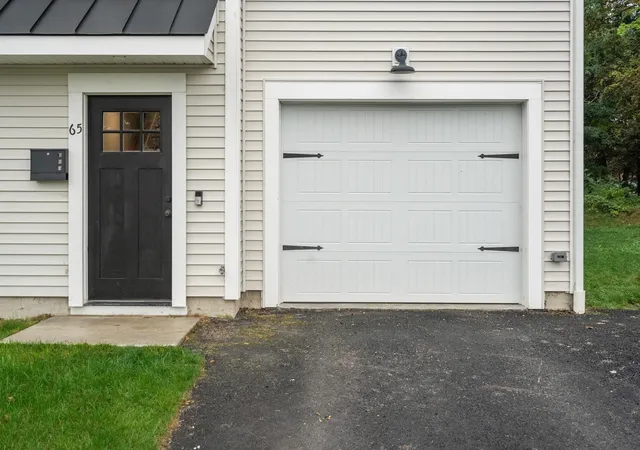 Photo 3 of Single family home for sale at 65 Castine St, Worcester, MA 01606 | MLS# 73573699 | Listing updated on 2026-10-14