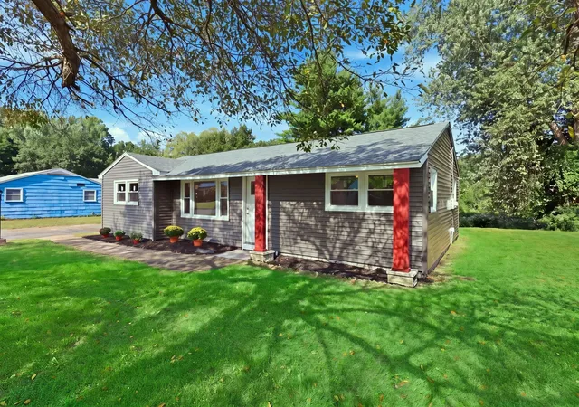 Photo 3 of Single family home for sale at 243 Shady Brk Ln, Springfield, MA 01118 | MLS# 73574931 | Listing updated on 2026-09-14