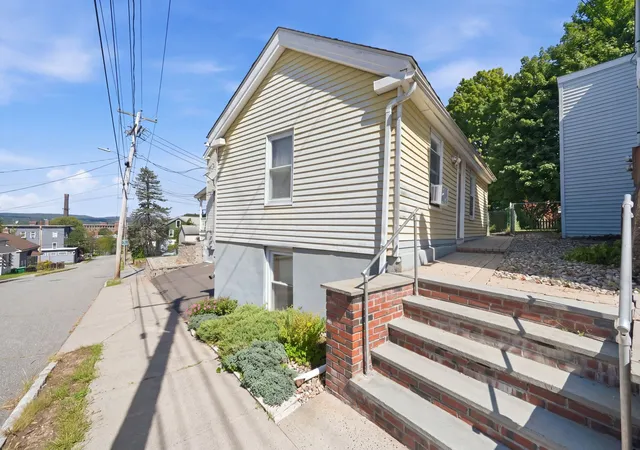 Photo 4 of House for sale at 37 Howard St, Chicopee, MA 01013 | MLS# 73574718 | Listing updated on 2026-09-13