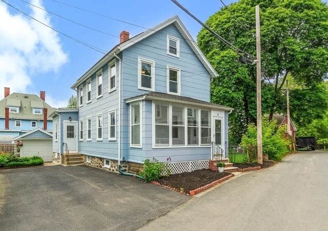 Photo 1 of Single family home for sale at 10 Elm Ct, Andover, MA 01810 | MLS# 73575877 | Listing updated on 2026-09-15