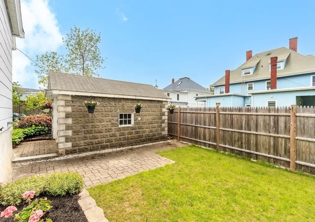 Photo 4 of Single family home for sale at 10 Elm Ct, Andover, MA 01810 | MLS# 73575877 | Listing updated on 2026-09-15