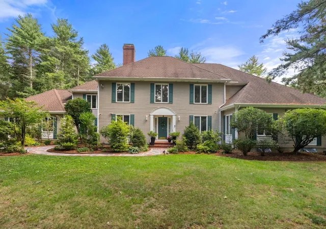Photo 2 of Sale Pending at 40 Grand Hl Dr, Dover, MA 02030 | MLS# 73576090 | Listing updated on 2026-09-13