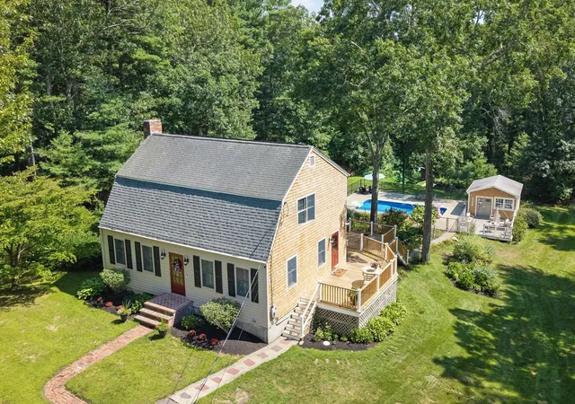 Photo 1 of Single family home for sale at 35 North St, Duxbury, MA 02332 | MLS# 73574883 | Listing updated on 2026-10-04