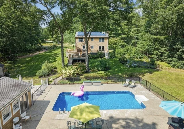 Photo 4 of Single family home for sale at 35 North St, Duxbury, MA 02332 | MLS# 73574883 | Listing updated on 2026-10-04