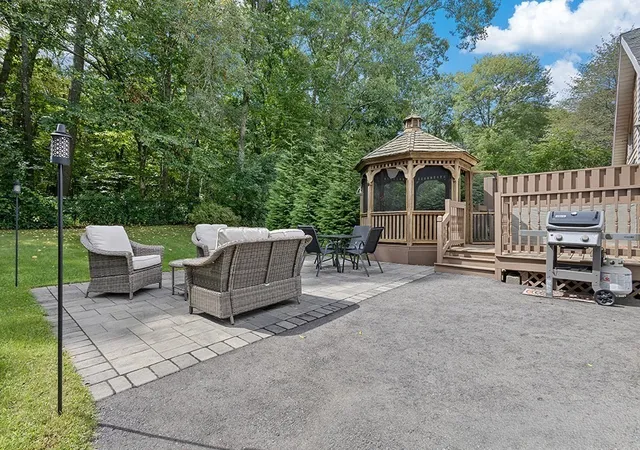 Photo 33 of Sale Pending at 31 Acorn Dr #31, Randolph, MA 02368 | MLS# 73574944 | Listing updated on 2026-10-02