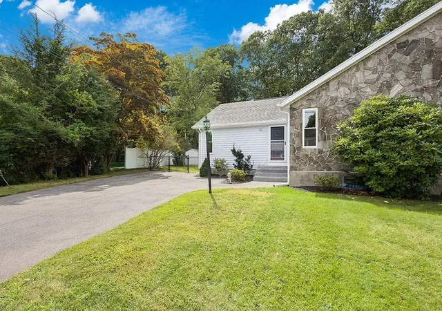 Photo 3 of Sale Pending at 31 Acorn Dr #31, Randolph, MA 02368 | MLS# 73574944 | Listing updated on 2026-10-02