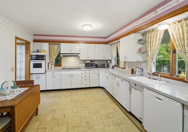Photo 3 of Single family home for sale at 5 Slater, Webster, MA 01570 | MLS# 73579881 | Listing updated on 2026-10-13