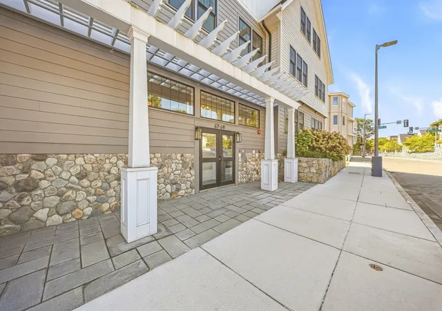 Photo 2 of Sale Pending at 69 Cummins Hwy #102, Roslindale, MA 02131 | MLS# 73583612 | Listing updated on 2026-10-21