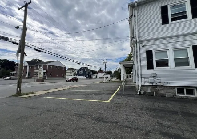 Listing Photo 4 - Condo for sale in building located at 1535 Middlesex St, Lowell, MA 01851
