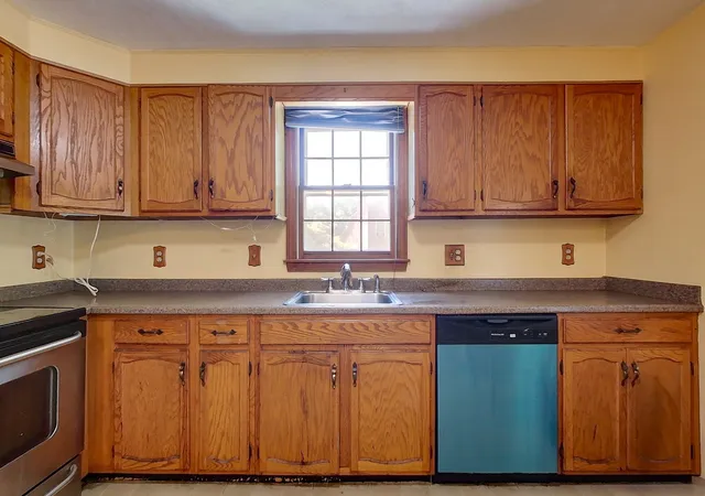 Photo 3 of Sale Pending at 87 Squannacook Rd, Shirley, MA 01464 | MLS# 73574214 | Listing updated on 2026-09-29