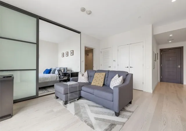 Photo 3 of Sale Pending at 32 Traveler St #411, Boston, MA 02118 | MLS# 73574625 | Listing updated on 2026-10-21