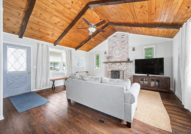 Photo 2 of Single family home for sale at 592 Pond St, Franklin, MA 02038 | MLS# 73573002 | Listing updated on 2026-10-02