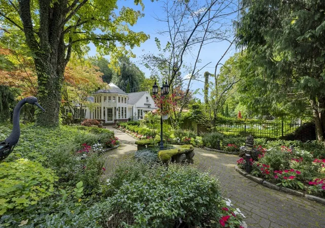Photo 3 of Mansion for sale at 87 E Holland Brimfield Rd, Brimfield, MA 01010 | MLS# 73579841 | Listing updated on 2026-10-19