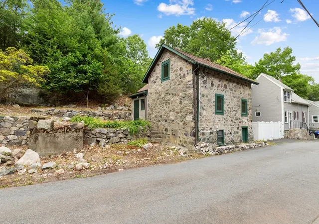 Photo 2 of Single family home for sale at 29 Beachview Ter, Malden, MA 02148 | MLS# 73571122 | Listing updated on 2026-09-11