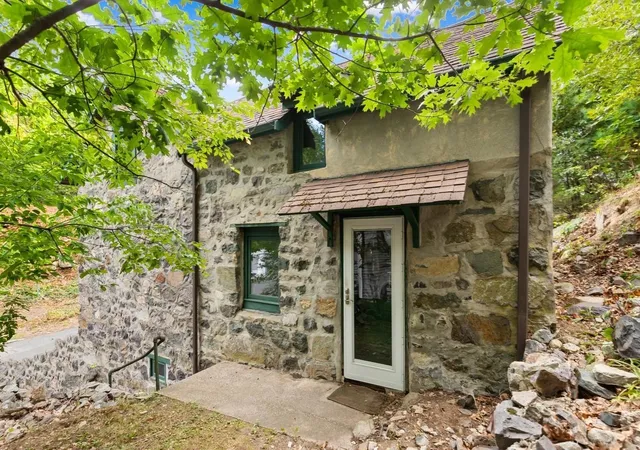 Photo 3 of Single family home for sale at 29 Beachview Ter, Malden, MA 02148 | MLS# 73571122 | Listing updated on 2026-09-11