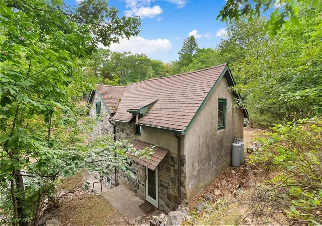 Photo 3 of Single family home for sale at 29 Beachview Ter, Malden, MA 02148 | MLS# 73571122 | Listing updated on 2026-09-11