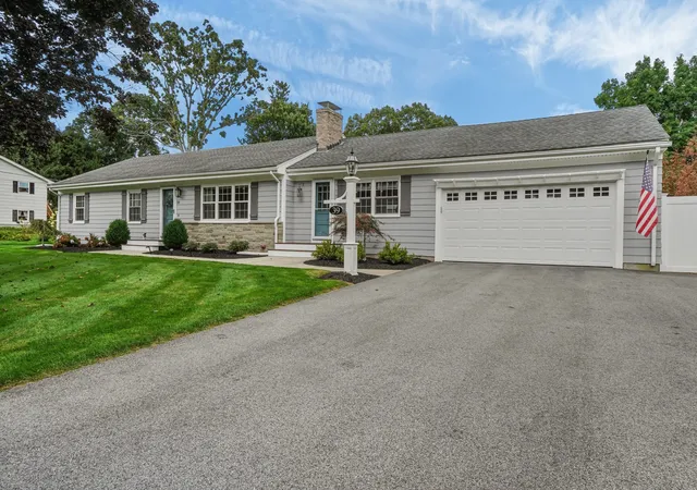 Photo 2 of Single family home for sale at 39 Rolling Acres, Cumberland, RI 02864 | MLS# 73575243 | Listing updated on 2026-09-14