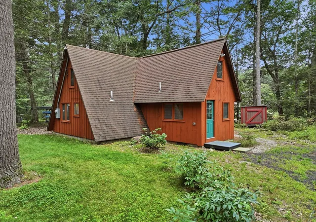 Photo 3 of Single family home for sale at 99 Lakeshore Dr, Spencer, MA 01562 | MLS# 73570361 | Listing updated on 2026-09-05