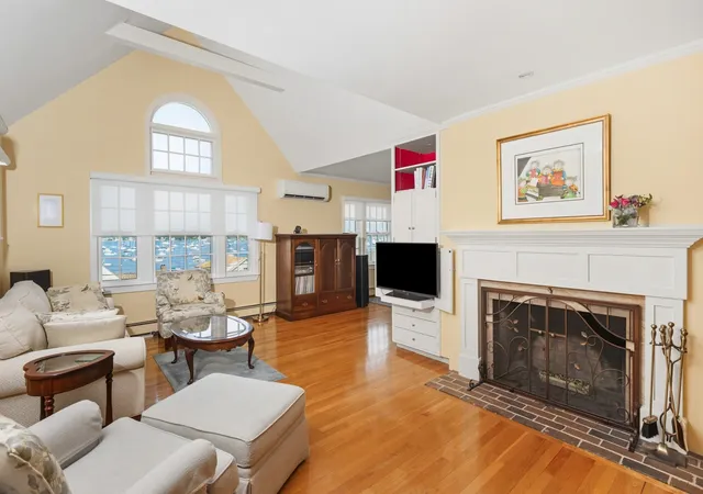Photo 3 of Sale Pending at 2 Stone Ter, Marblehead, MA 01945 | MLS# 73570398 | Listing updated on 2026-09-18